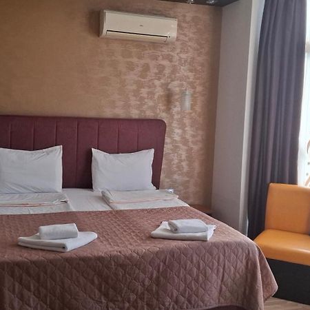 Fantasy Apartaments And Studios Avenue Комплекс Фантазия Хисаря Buitenkant foto