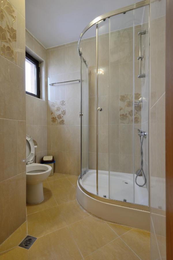 Fantasy Apartaments And Studios Avenue Комплекс Фантазия Хисаря Buitenkant foto