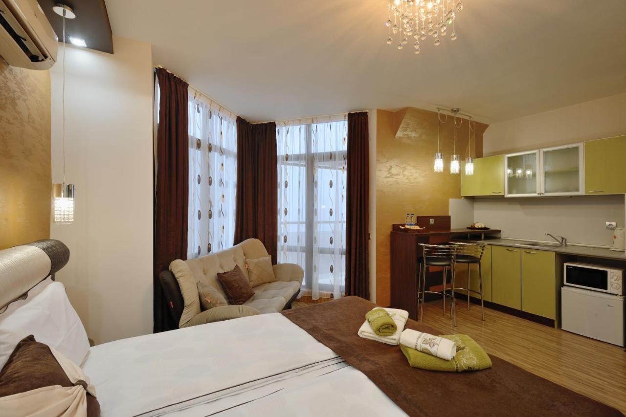 Fantasy Apartaments And Studios Avenue Комплекс Фантазия Хисаря Buitenkant foto