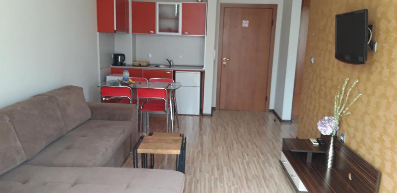 Fantasy Apartaments And Studios Avenue Комплекс Фантазия Хисаря Buitenkant foto